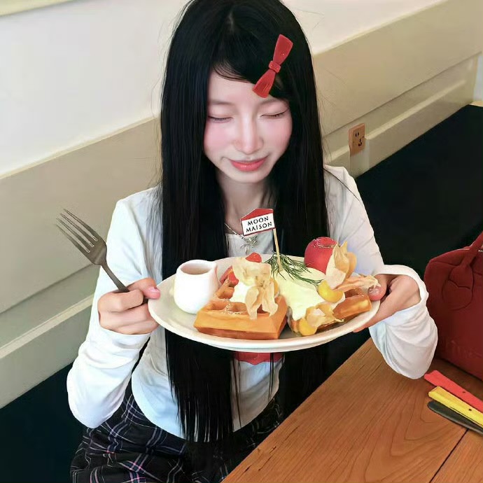 北京伴游女生周笑笑的资料